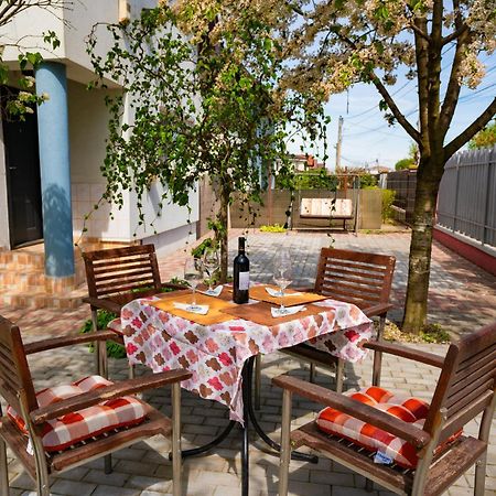 Pitstop Apartments Dumbravita  Εξωτερικό φωτογραφία