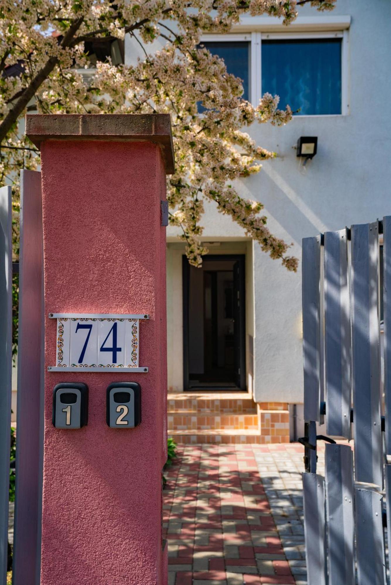 Pitstop Apartments Dumbravita  Εξωτερικό φωτογραφία